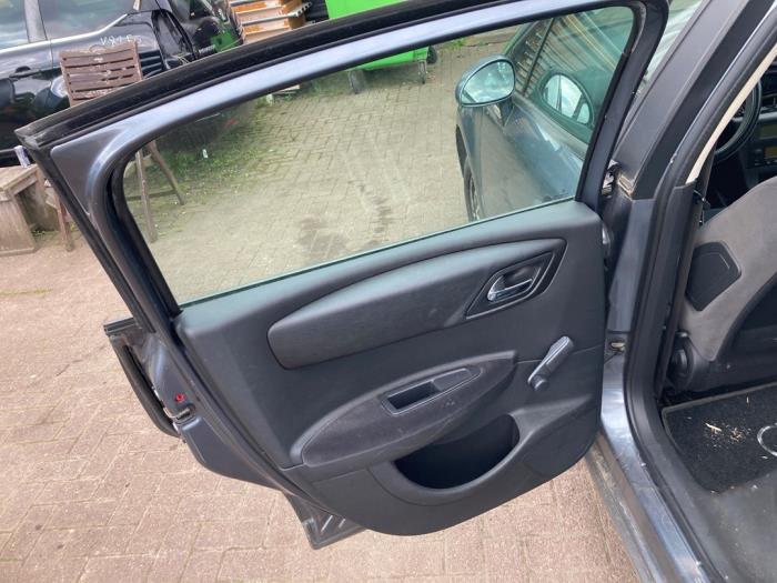 Citroen C4 Berline 1.6 16V Sloopvoertuig (2008, Grijs)