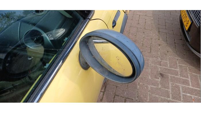 BMW Mini One/Cooper 1.6 16V One Sloopvoertuig (2002, Geel)