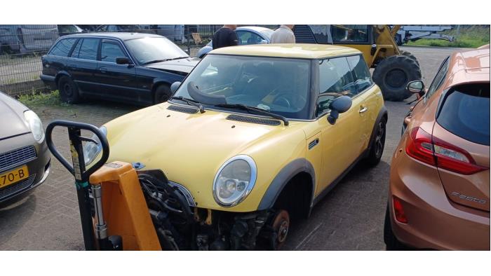 BMW Mini One/Cooper 1.6 16V One Sloopvoertuig (2002, Geel)