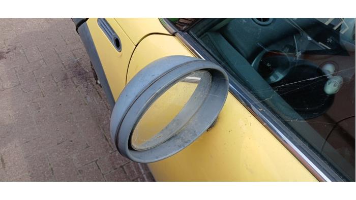 BMW Mini One/Cooper 1.6 16V One Sloopvoertuig (2002, Geel)