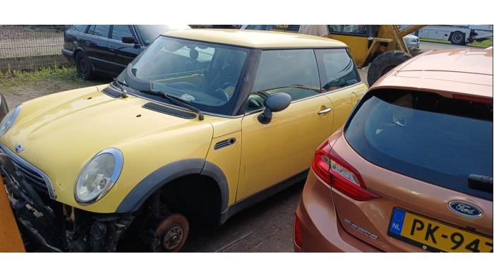 BMW Mini One/Cooper 1.6 16V One Sloopvoertuig (2002, Geel)