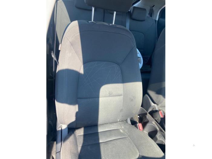 Kia Rio III 1.1 CRDi VGT 12V Sloopvoertuig (2012, Zwart)