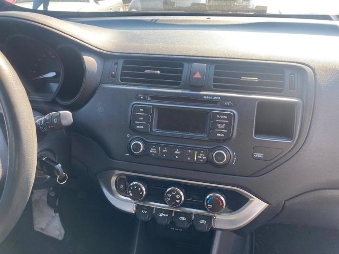 Kia Rio III 1.1 CRDi VGT 12V Sloopvoertuig (2012, Zwart)