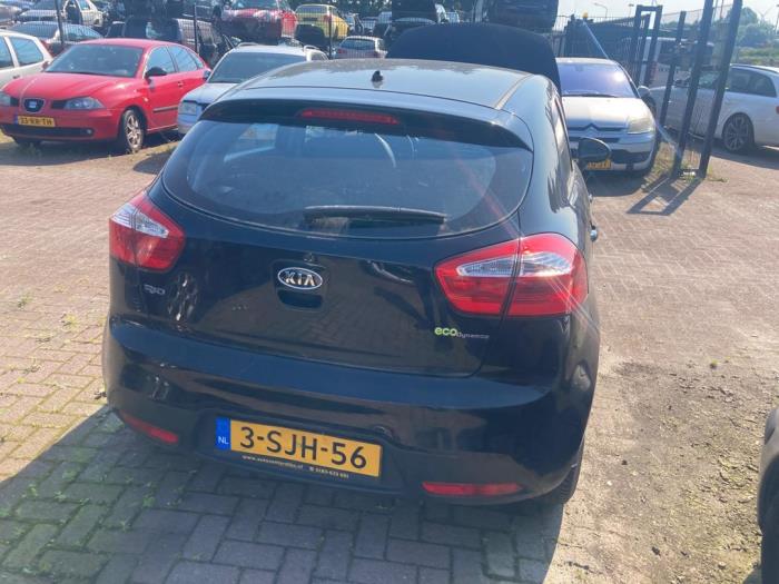 Kia Rio III 1.1 CRDi VGT 12V Sloopvoertuig (2012, Zwart)