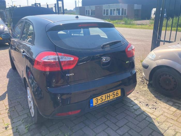 Kia Rio III 1.1 CRDi VGT 12V Sloopvoertuig (2012, Zwart)