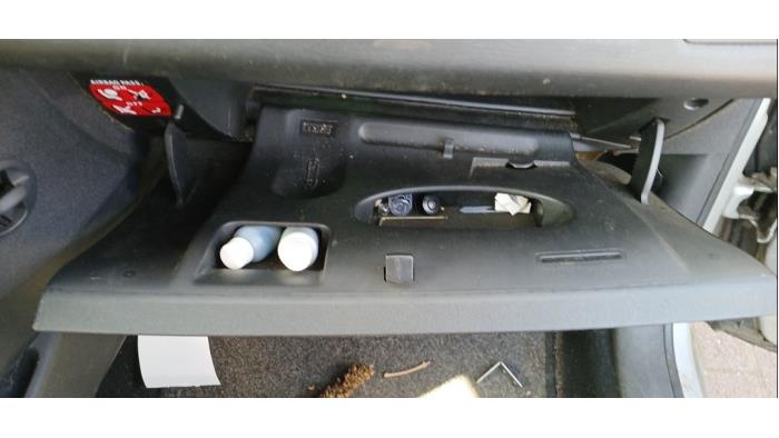 Citroen C4 Berline 1.6 16V Sloopvoertuig (2005, Grijs)