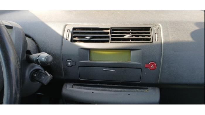 Citroen C4 Berline 1.6 16V Sloopvoertuig (2005, Grijs)