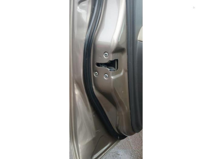 Nissan Micra 1.2 16V Sloopvoertuig (2007, Bruin)