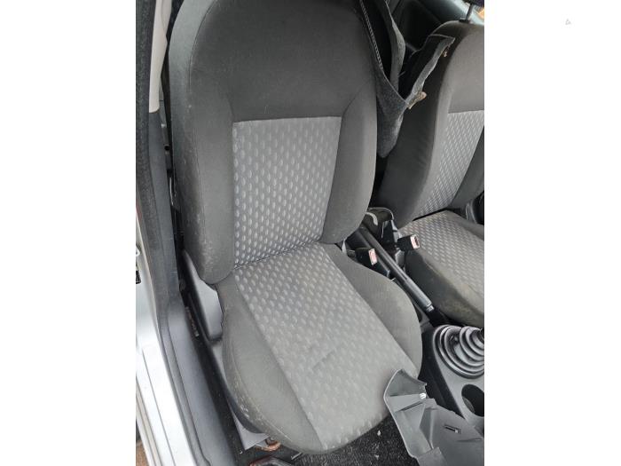 Ford Fiesta 5 1.3 Sloopvoertuig (2005, Grijs)