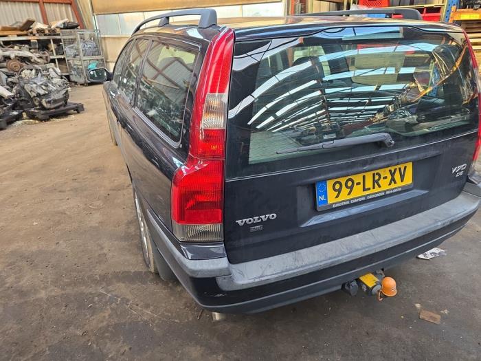 Volvo V70 2.4 D5 20V Sloopvoertuig (2003, Zwart)