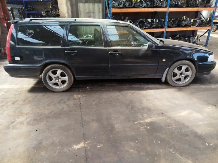 Volvo V70 2.5 TDI Sloopvoertuig (2000, Zwart)