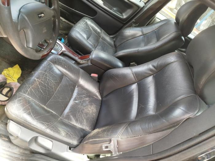 Volvo V70 2.5 TDI Sloopvoertuig (2000, Zwart)