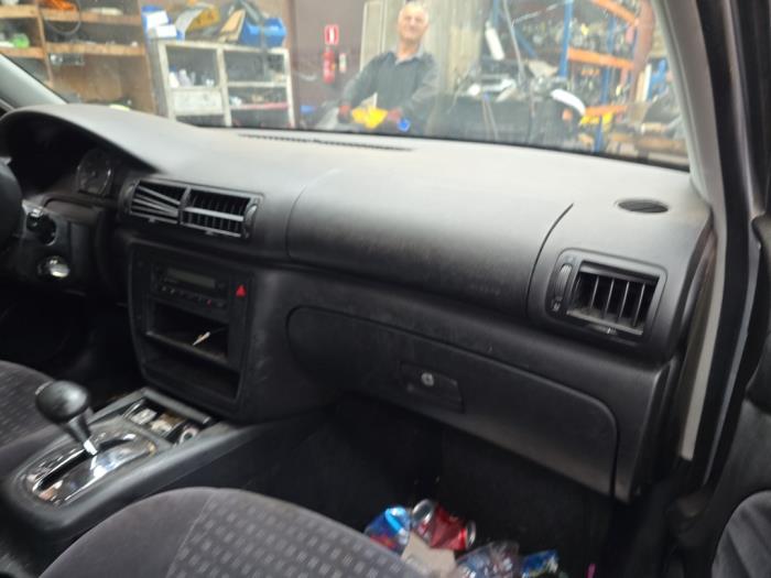 Volkswagen Passat 2.0 Sloopvoertuig (2001, Grijs)