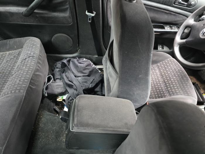 Volkswagen Passat 2.0 Sloopvoertuig (2001, Grijs)