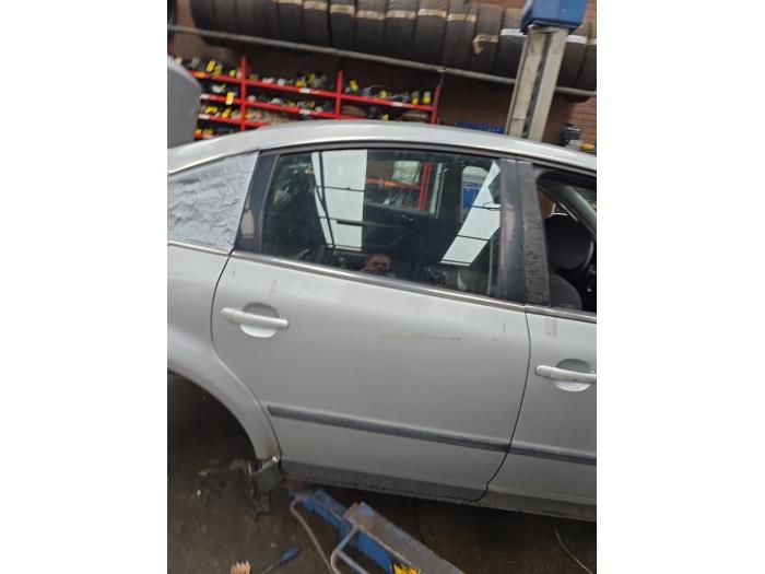 Volkswagen Passat 2.0 Sloopvoertuig (2001, Grijs)