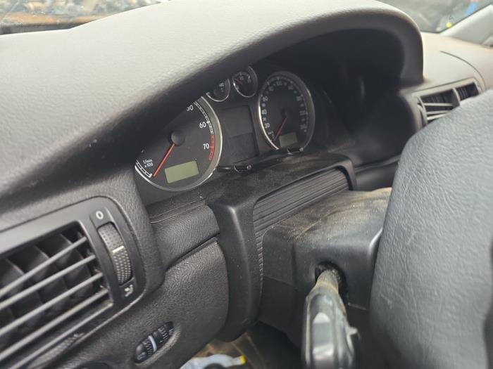 Volkswagen Passat 2.0 Sloopvoertuig (2001, Grijs)