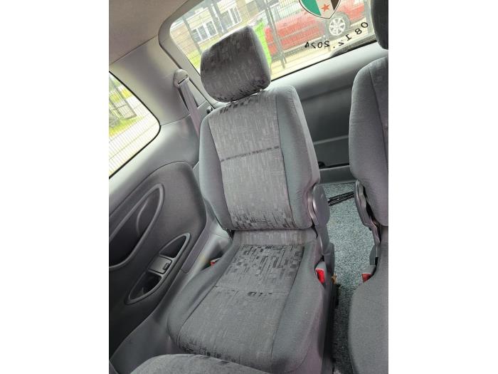 Toyota Previa 2.4i 16V VVT-i Sloopvoertuig (2002, Wit)