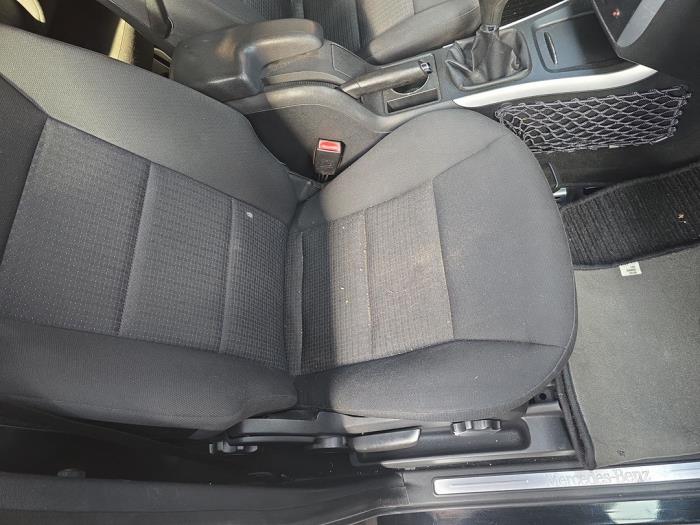 Mercedes B 2.0 B-180 CDI 16V Sloopvoertuig (2006, Zwart)