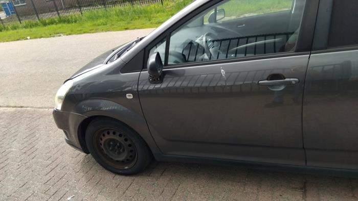 Toyota Corolla Verso 2.2 D-4D 16V Sloopvoertuig (2008, Grijs)