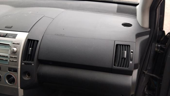 Toyota Corolla Verso 2.2 D-4D 16V Sloopvoertuig (2008, Grijs)