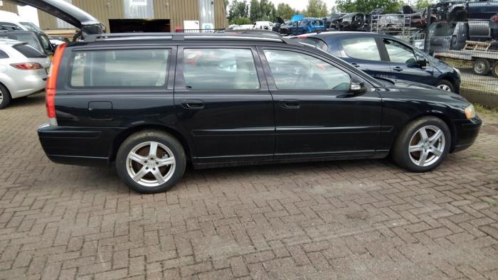 Volvo V70 2.4 D5 20V Sloopvoertuig (2007, Zwart)