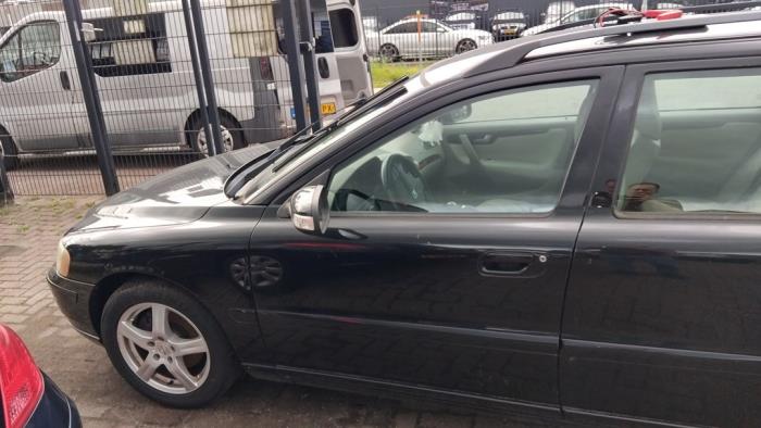 Volvo V70 2.4 D5 20V Sloopvoertuig (2007, Zwart)