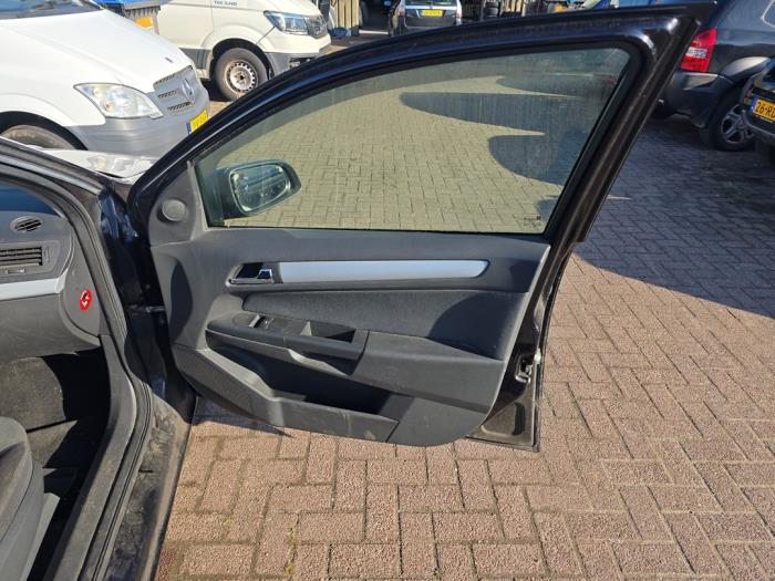 Opel Astra H SW 1.6 16V Twinport Sloopvoertuig (2006, Zwart)