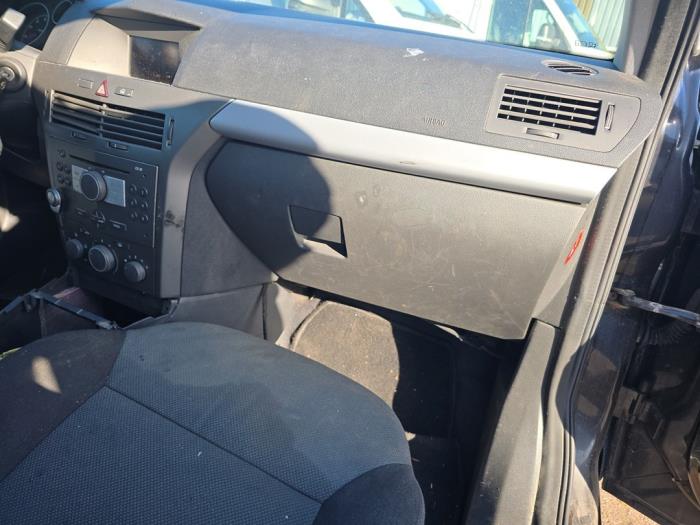 Opel Astra H SW 1.6 16V Twinport Sloopvoertuig (2006, Zwart)