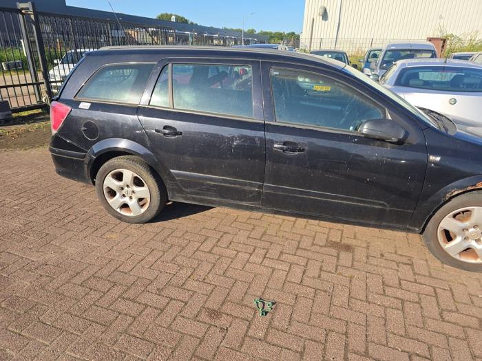 Opel Astra H SW 1.6 16V Twinport Sloopvoertuig (2006, Zwart)