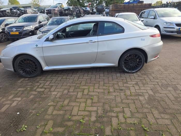 Alfa Romeo GT 1.8 Twin Spark 16V Sloopvoertuig (2007, Grijs)
