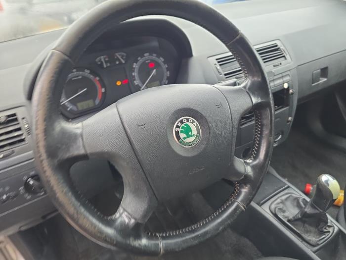 Skoda Fabia 1.4i 16V Sloopvoertuig (2004, Grijs)