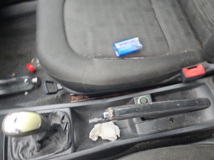 Skoda Fabia 1.4i 16V Sloopvoertuig (2004, Grijs)