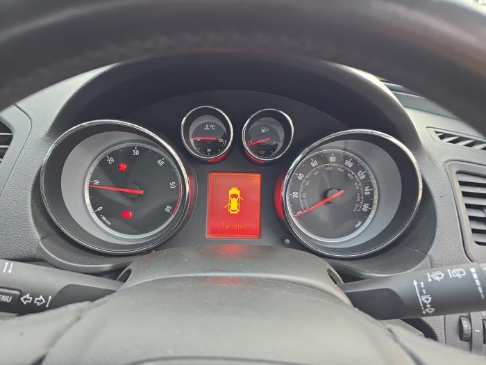 Opel Insignia 2.0 CDTI 16V 130 Ecotec Sloopvoertuig (2012, Wit)