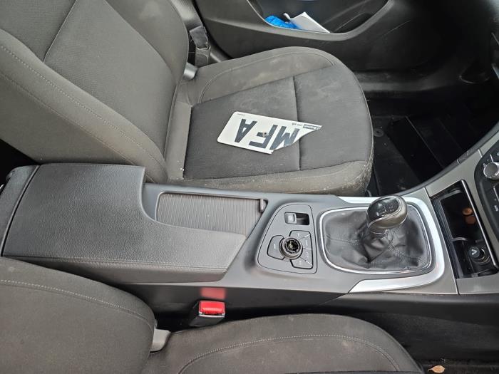 Opel Insignia 2.0 CDTI 16V 130 Ecotec Sloopvoertuig (2012, Wit)