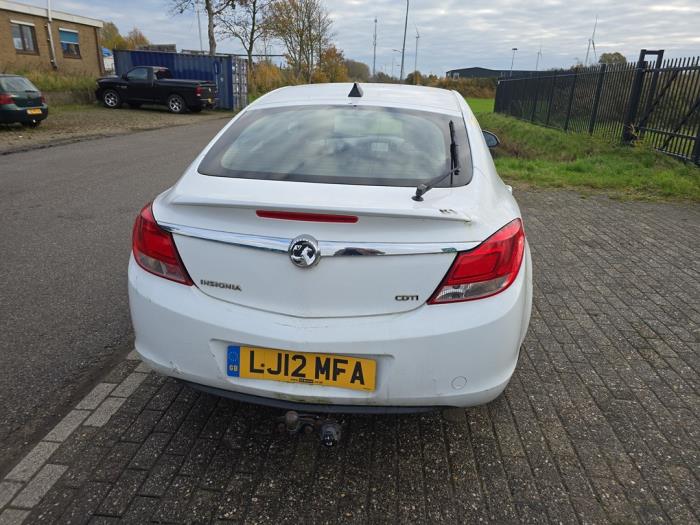 Opel Insignia 2.0 CDTI 16V 130 Ecotec Sloopvoertuig (2012, Wit)