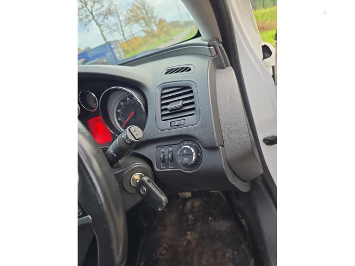 Opel Insignia 2.0 CDTI 16V 130 Ecotec Sloopvoertuig (2012, Wit)