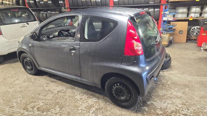 Peugeot 107 1.0 12V Sloopvoertuig (2006, Grijs)