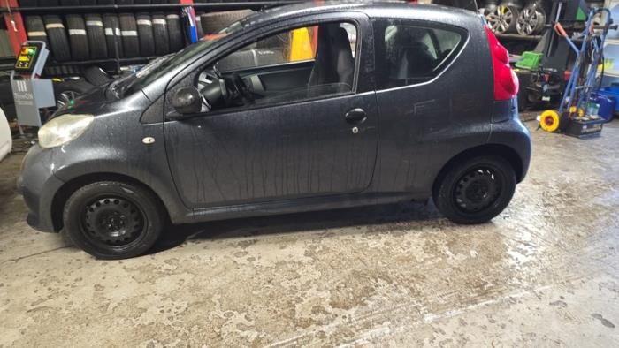 Peugeot 107 1.0 12V Sloopvoertuig (2006, Grijs)