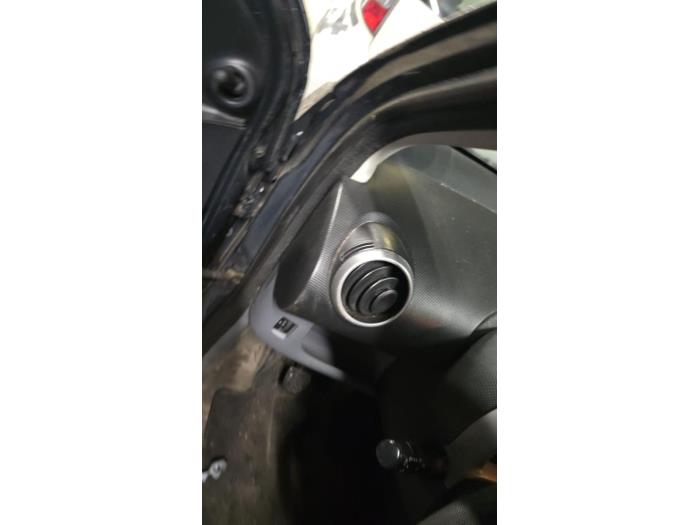 Peugeot 107 1.0 12V Sloopvoertuig (2006, Grijs)