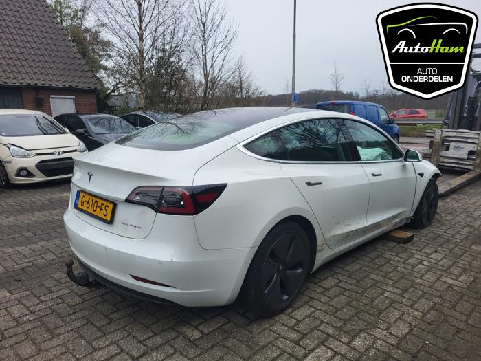 Tesla Model 3 Long Range AWD 75 kWh Sloopvoertuig (2019, Wit)