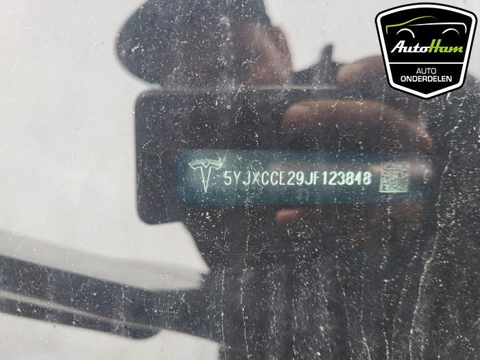 Tesla Model X 100X Sloopvoertuig (2018, Zwart)