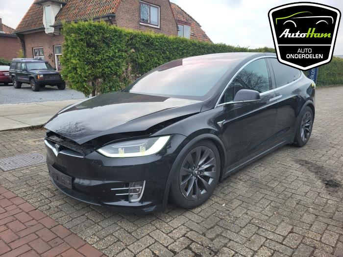 Tesla Model X 100X Sloopvoertuig (2018, Zwart)