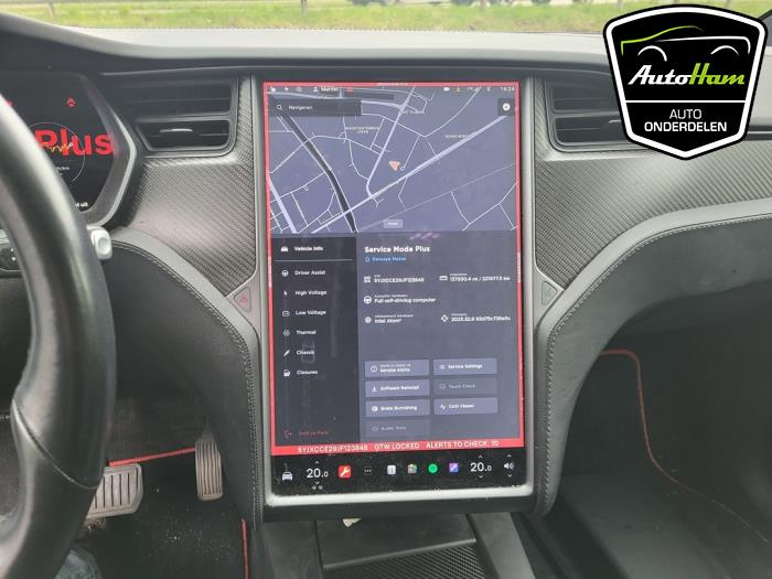 Tesla Model X 100X Sloopvoertuig (2018, Zwart)