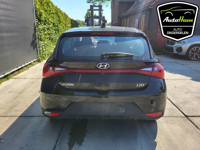 Hyundai i20 1.0 T-GDI 100 Mild Hybrid 48V 12V Sloopvoertuig (2022, Zwart)
