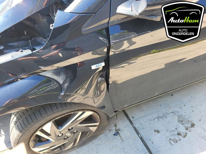 Hyundai i20 1.0 T-GDI 100 Mild Hybrid 48V 12V Sloopvoertuig (2022, Zwart)