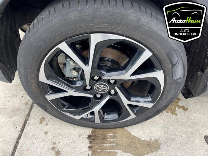 Toyota C-HR 2.0 16V Hybrid Sloopvoertuig (2020, Blauw)