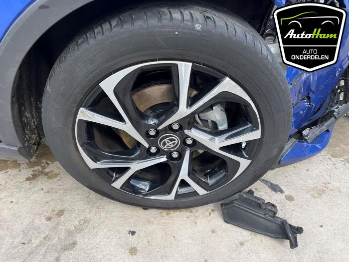 Toyota C-HR 2.0 16V Hybrid Sloopvoertuig (2020, Blauw)