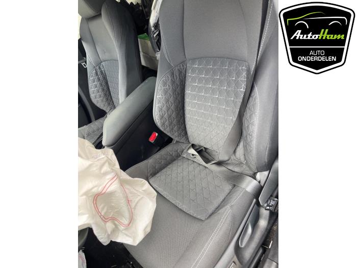 Toyota C-HR 2.0 16V Hybrid Sloopvoertuig (2020, Blauw)