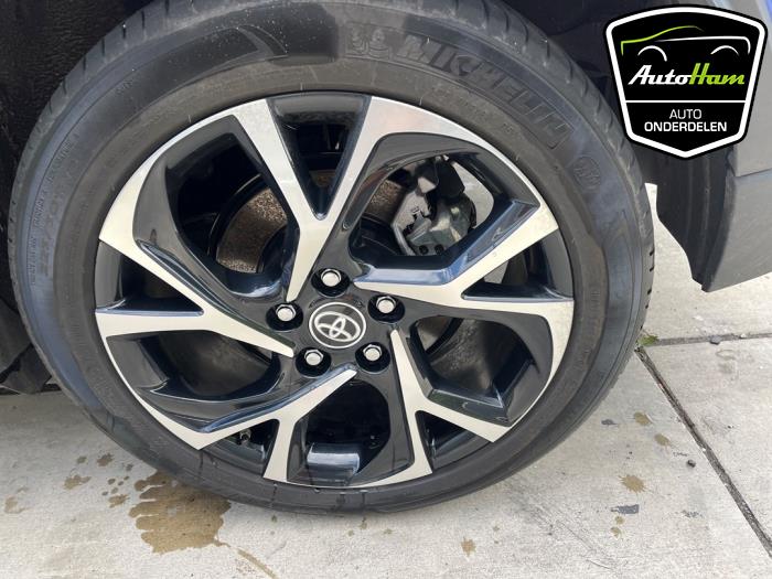 Toyota C-HR 2.0 16V Hybrid Sloopvoertuig (2020, Blauw)