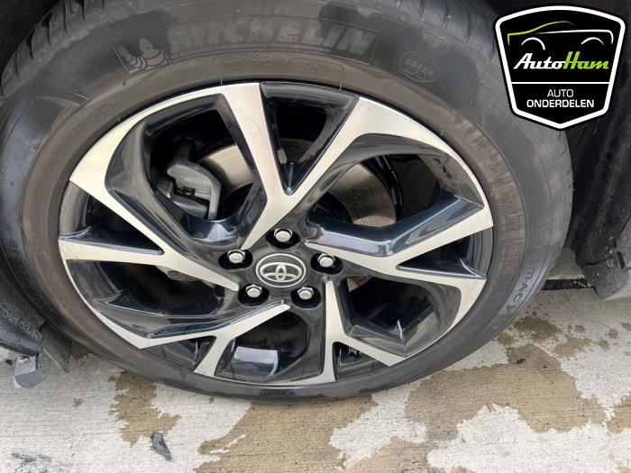 Toyota C-HR 2.0 16V Hybrid Sloopvoertuig (2020, Blauw)